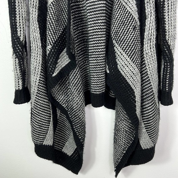 BCBGMAXAZRIA Wool Blend Gray & Black Open Front Waterfall Cardigan Sweater XL - Picture 3 of 12